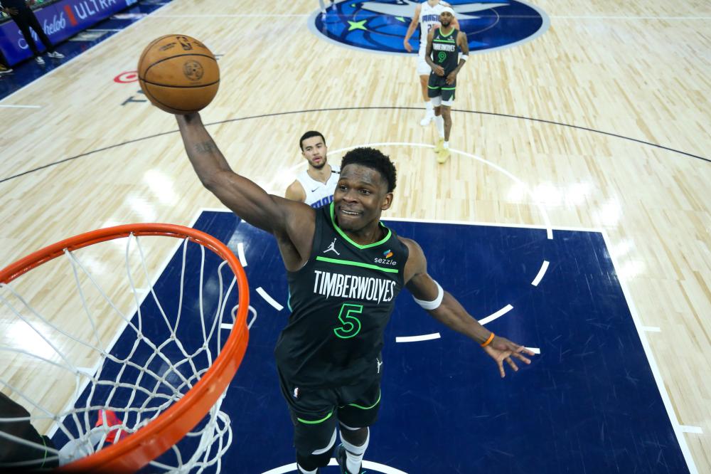 跨界也封神！39岁隆多成全美第一腰旗橄榄球四分卫